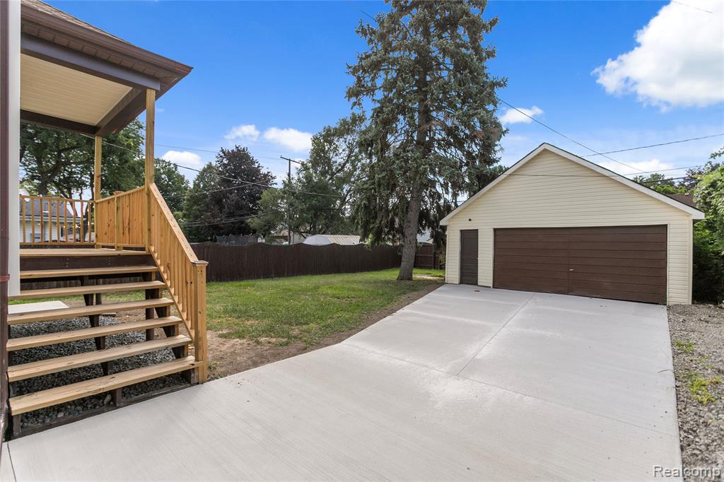 main property photo 38