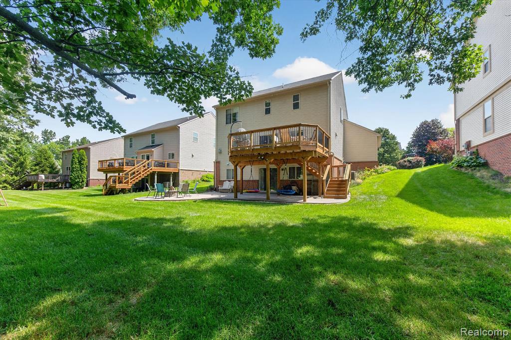 main property photo 30