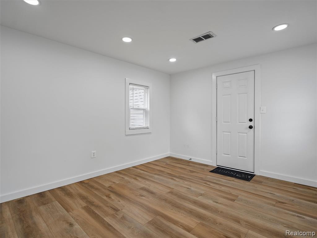 property viewer photo 22