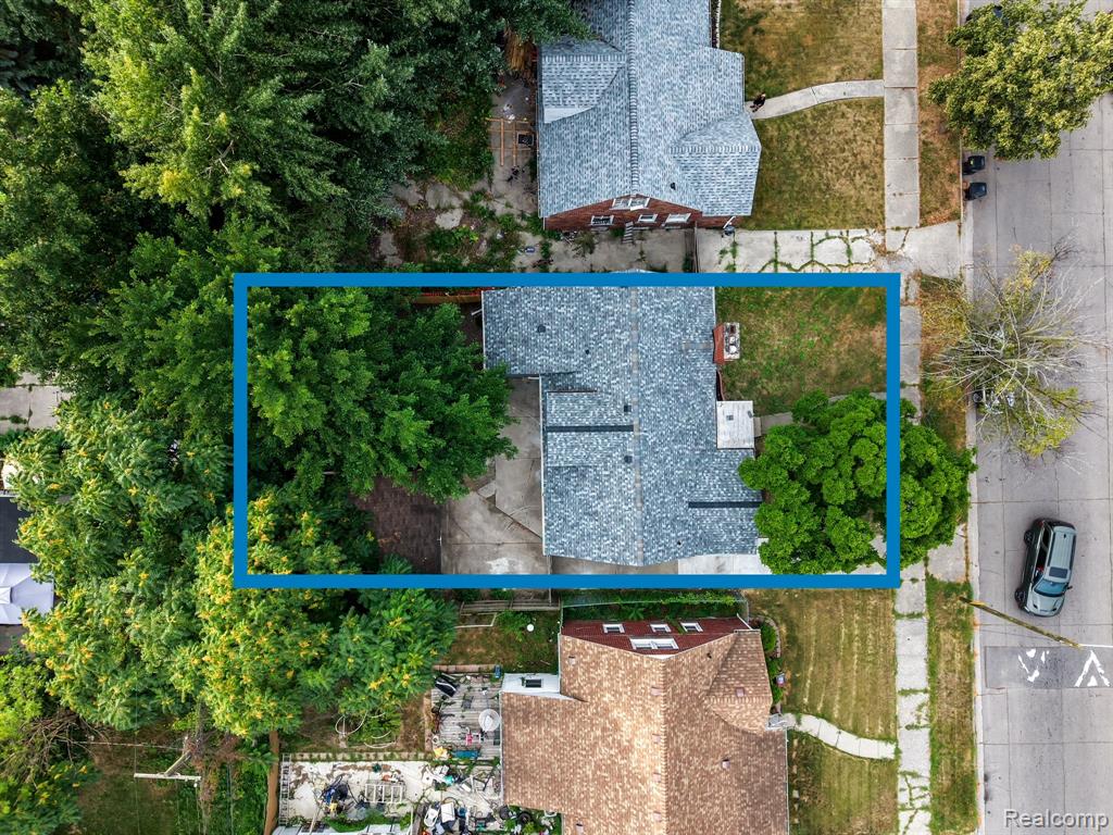 main property photo 23
