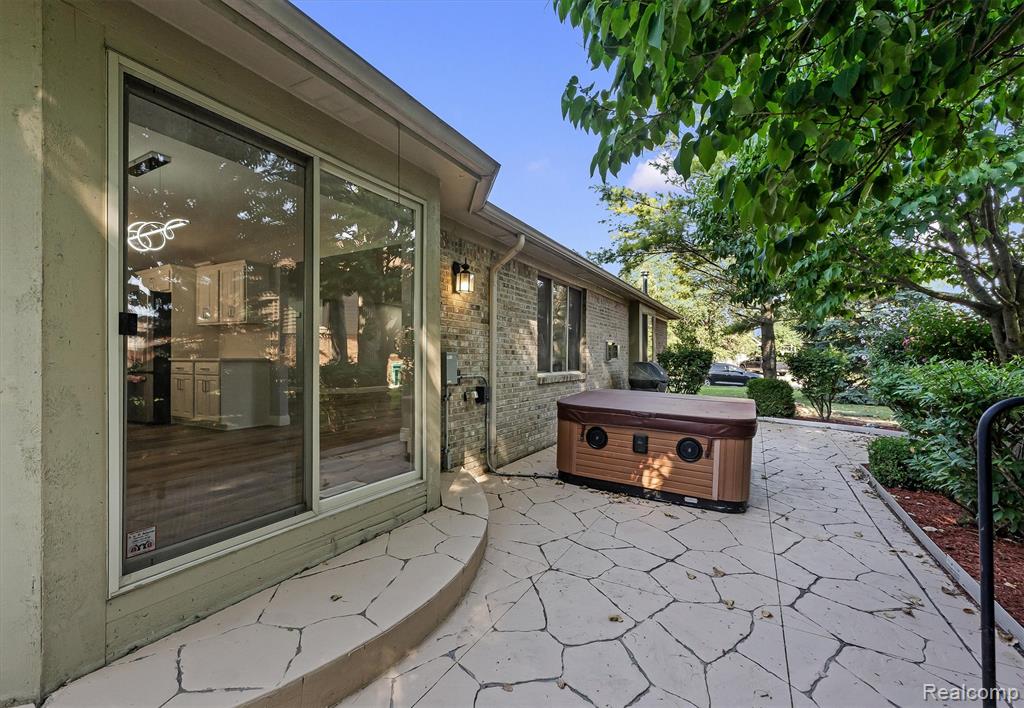 main property photo 37