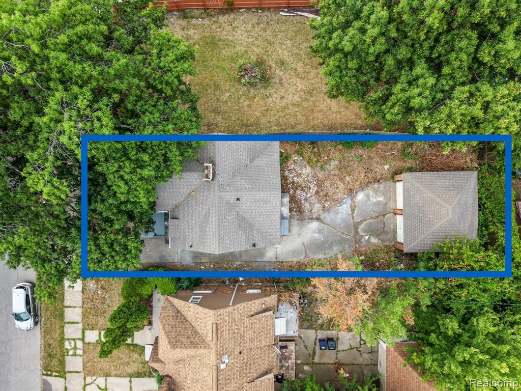 main property photo 23