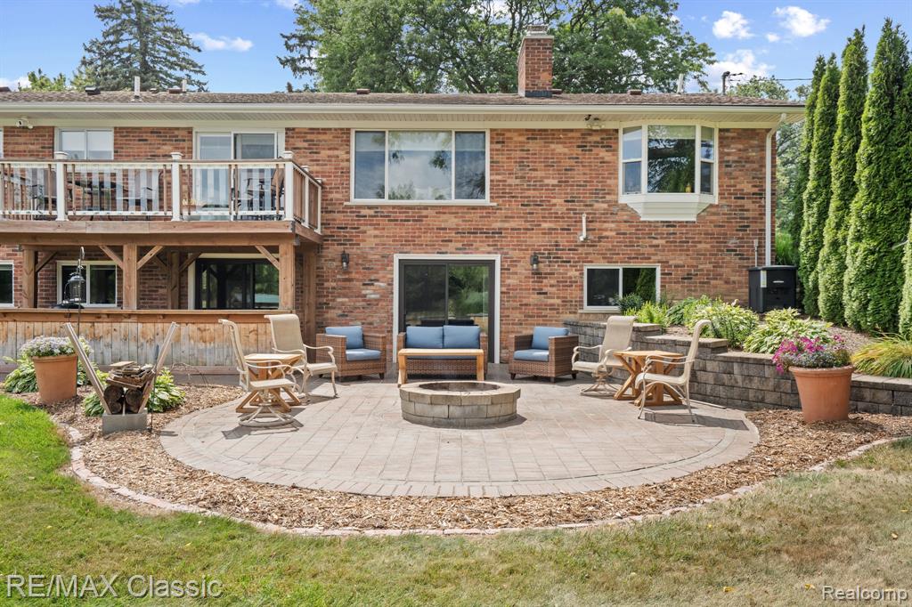 main property photo 10