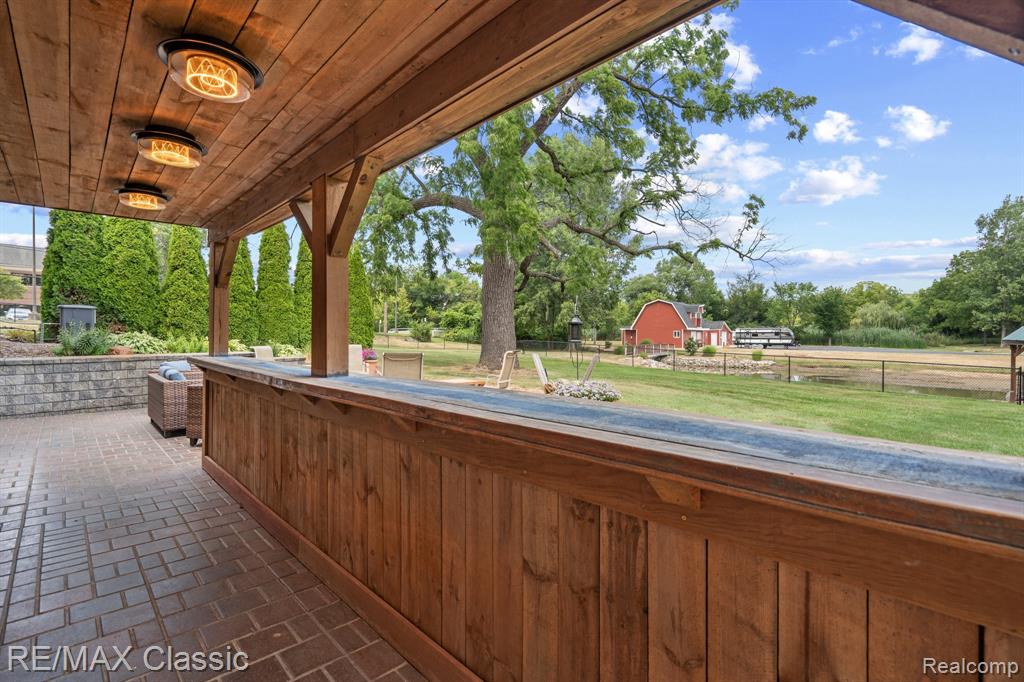 main property photo 15