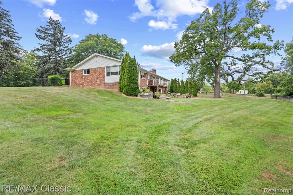 main property photo 7