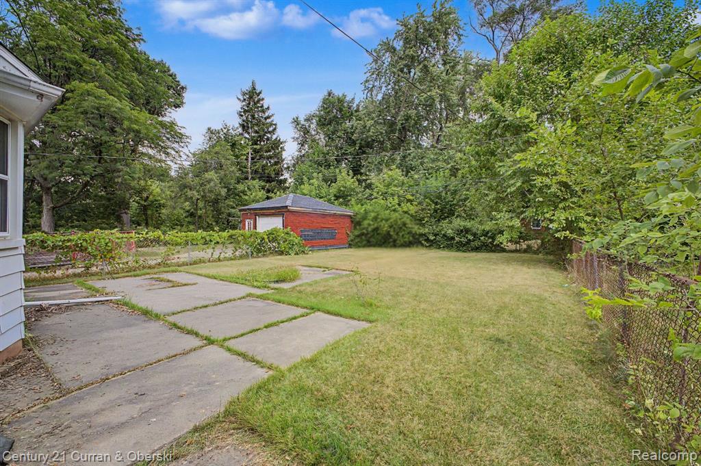main property photo 23