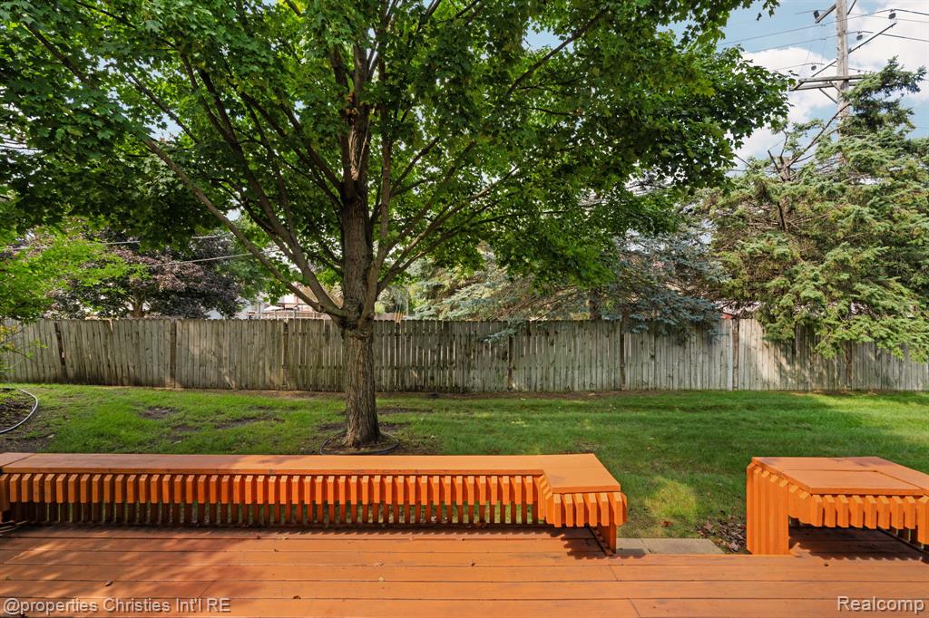 main property photo 23