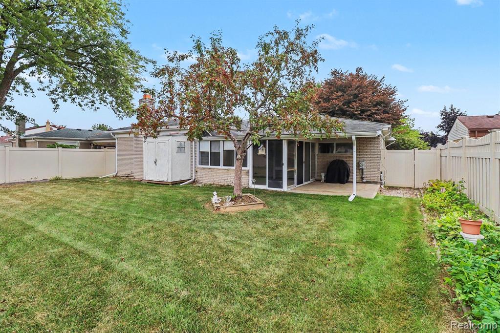 main property photo 20