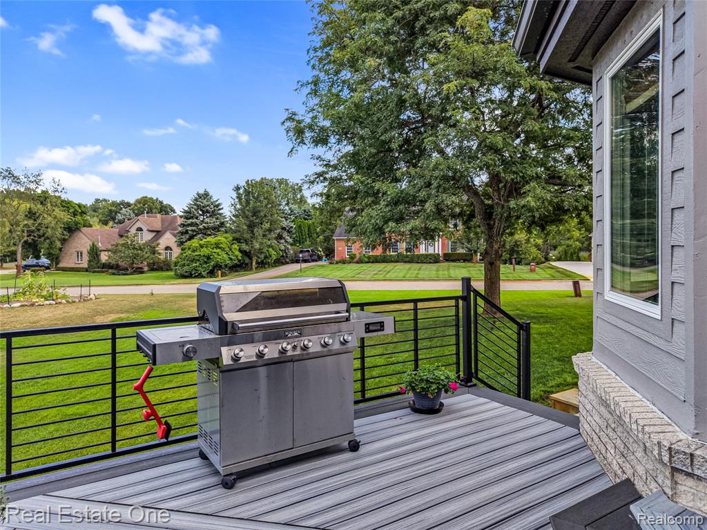 main property photo 51