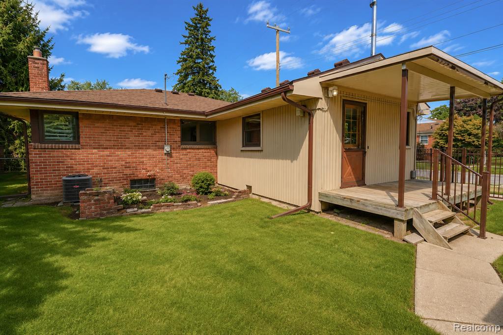 main property photo 30
