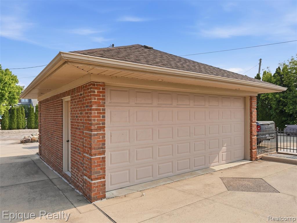 main property photo 70