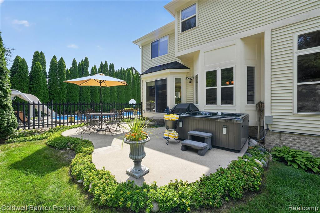 main property photo 47