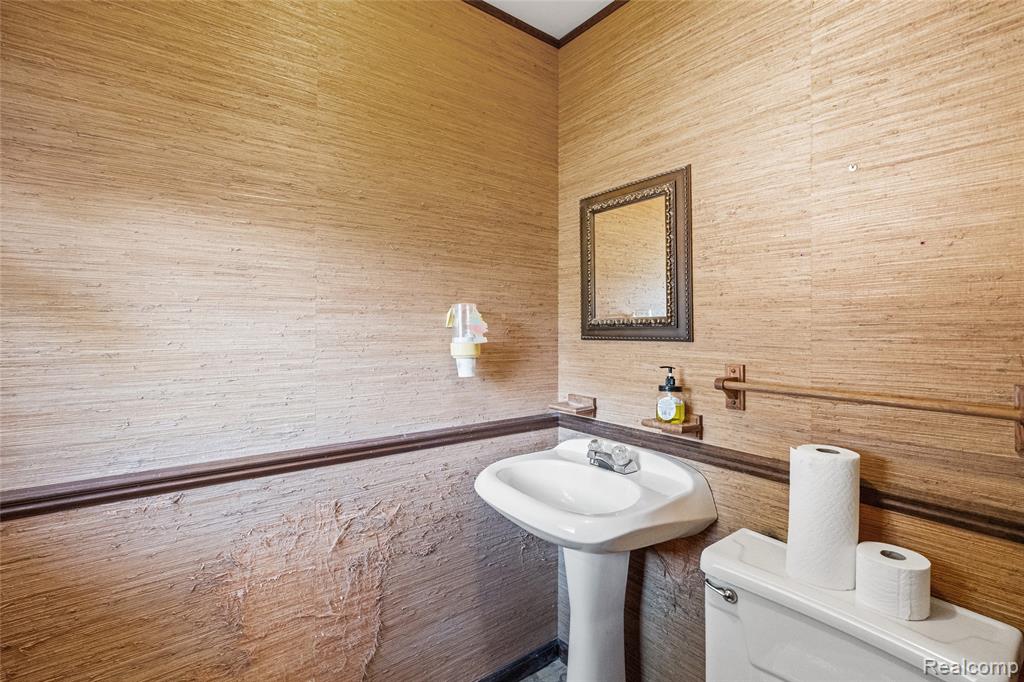 main property photo 50