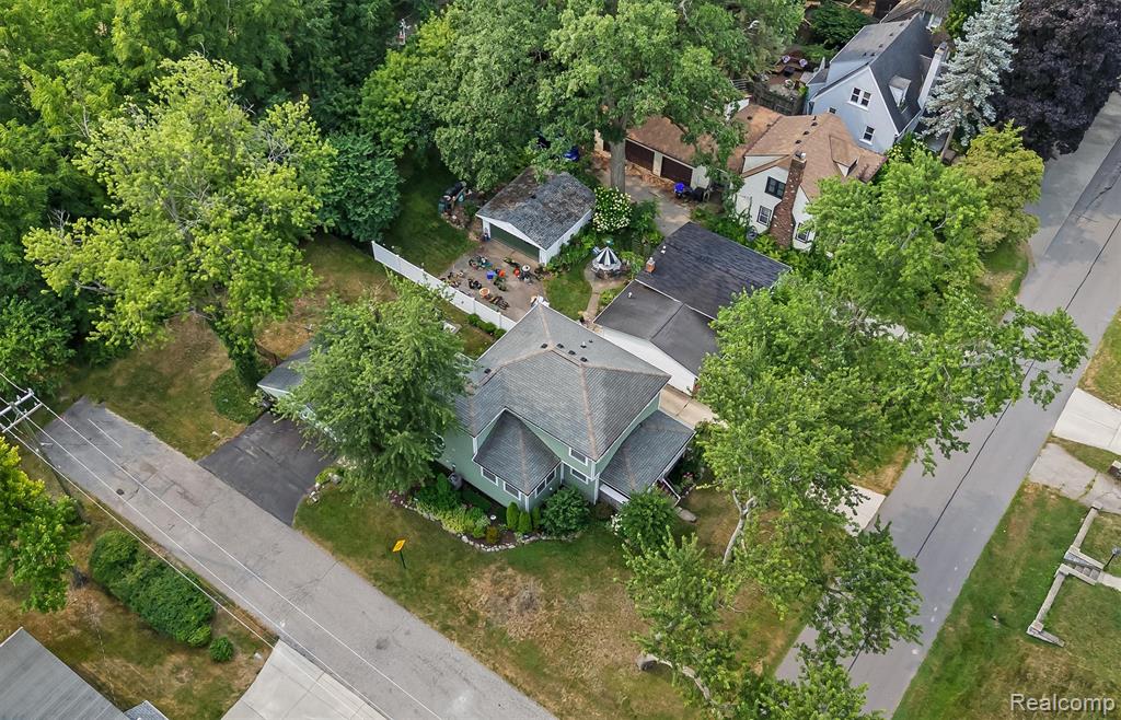 main property photo 30