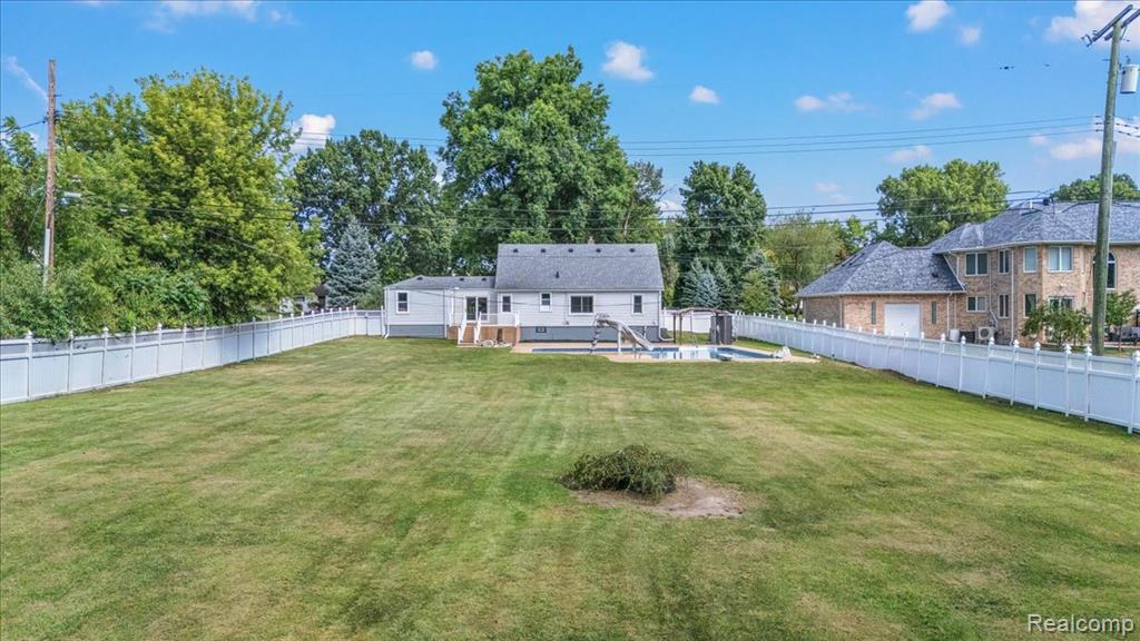 main property photo 34