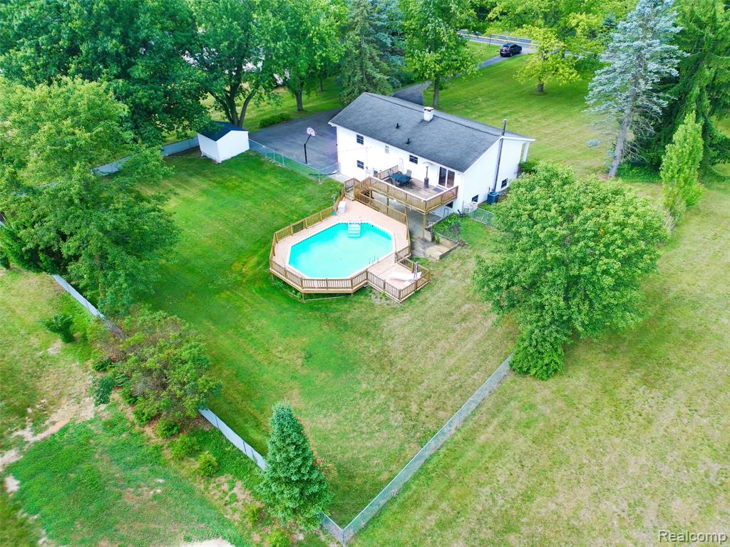main property photo 37