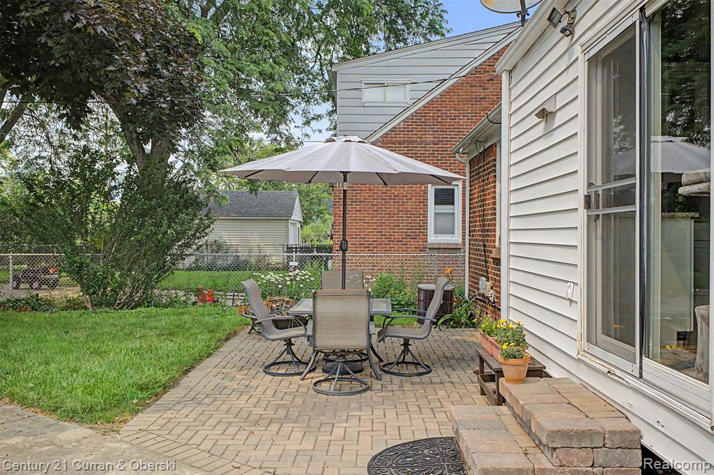 main property photo 34