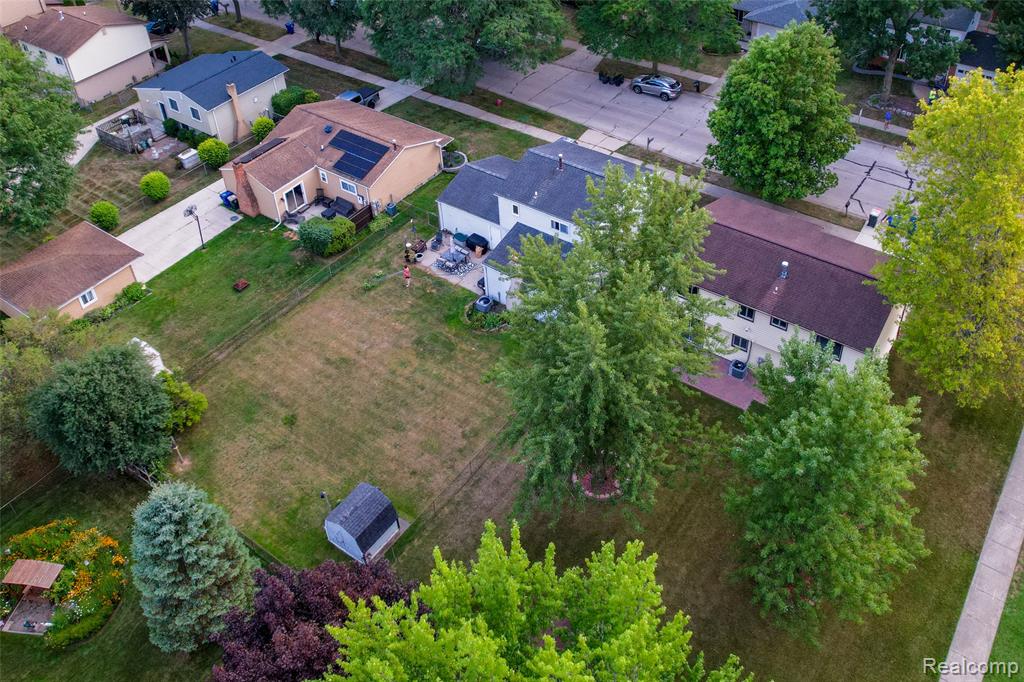 main property photo 37