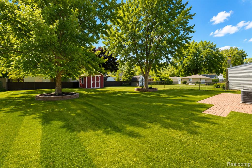 main property photo 40