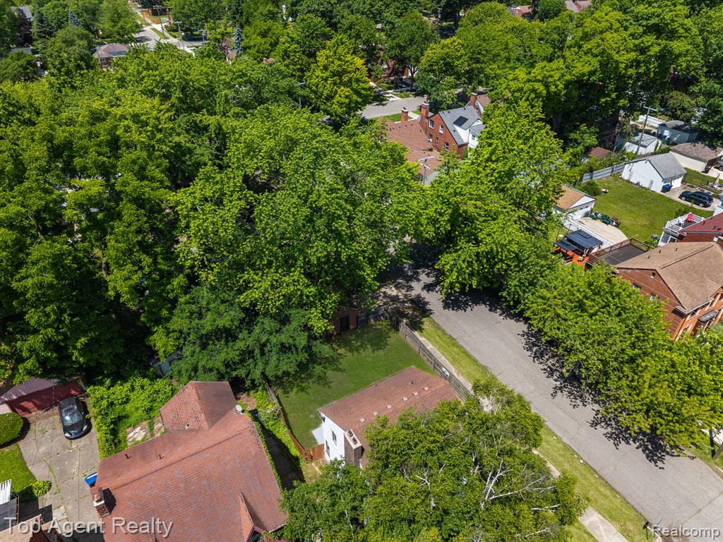 main property photo 50