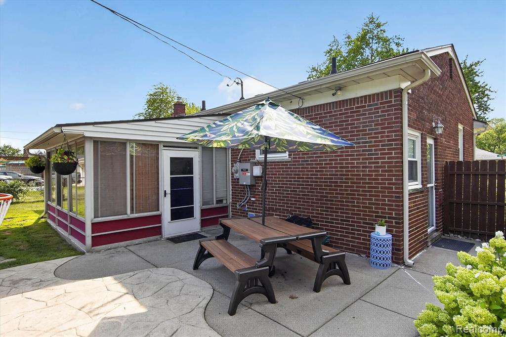 main property photo 41