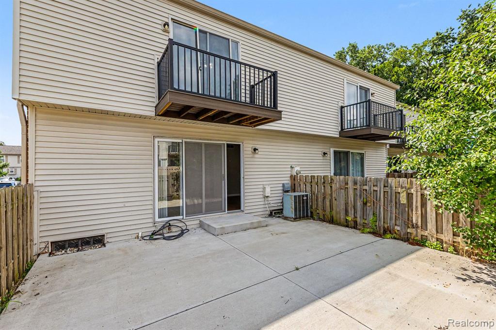main property photo 19
