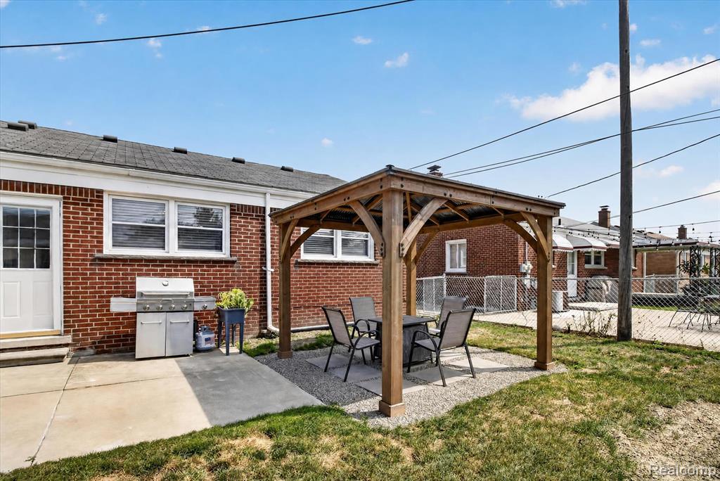 main property photo 54