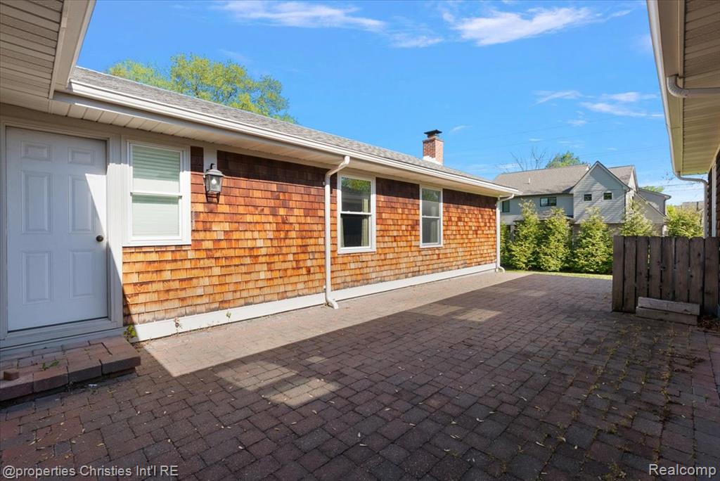 main property photo 46