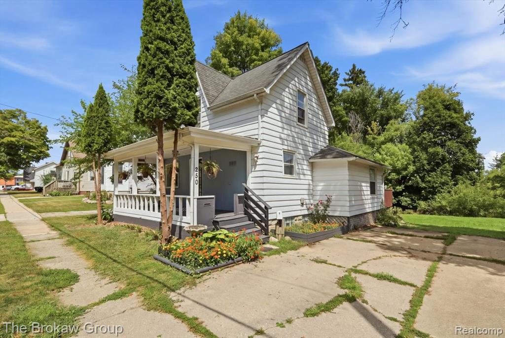 main property photo 4