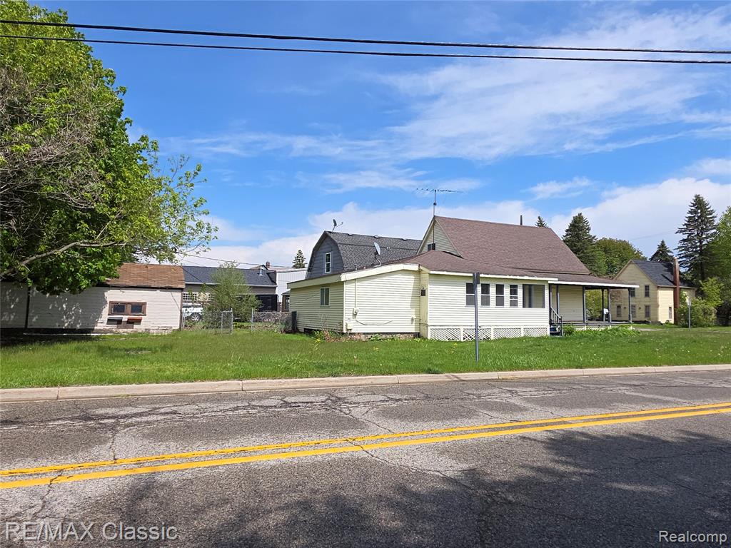 main property photo 28