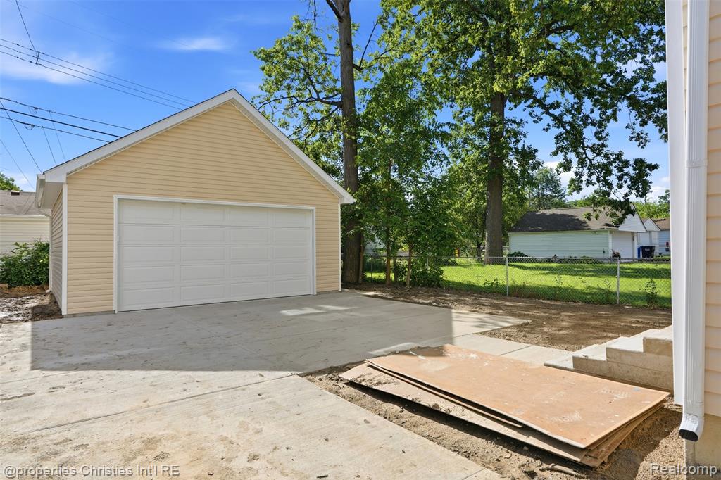 main property photo 24