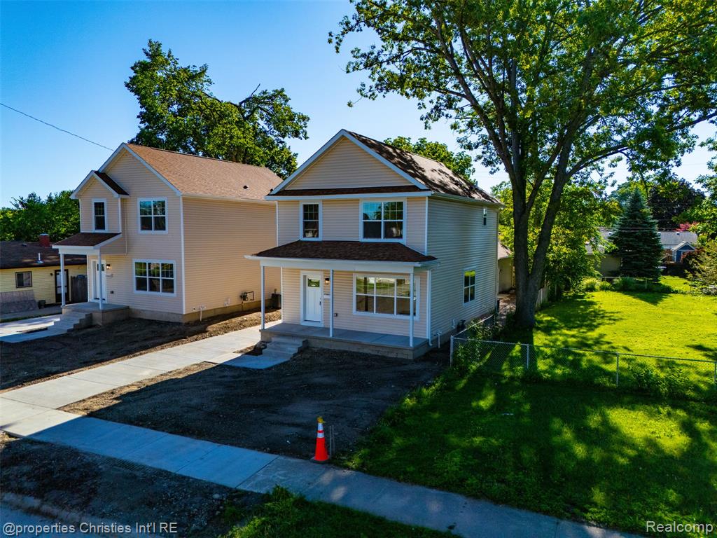 main property photo 28