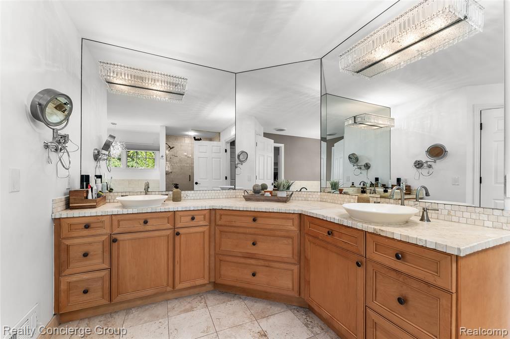 main property photo 64