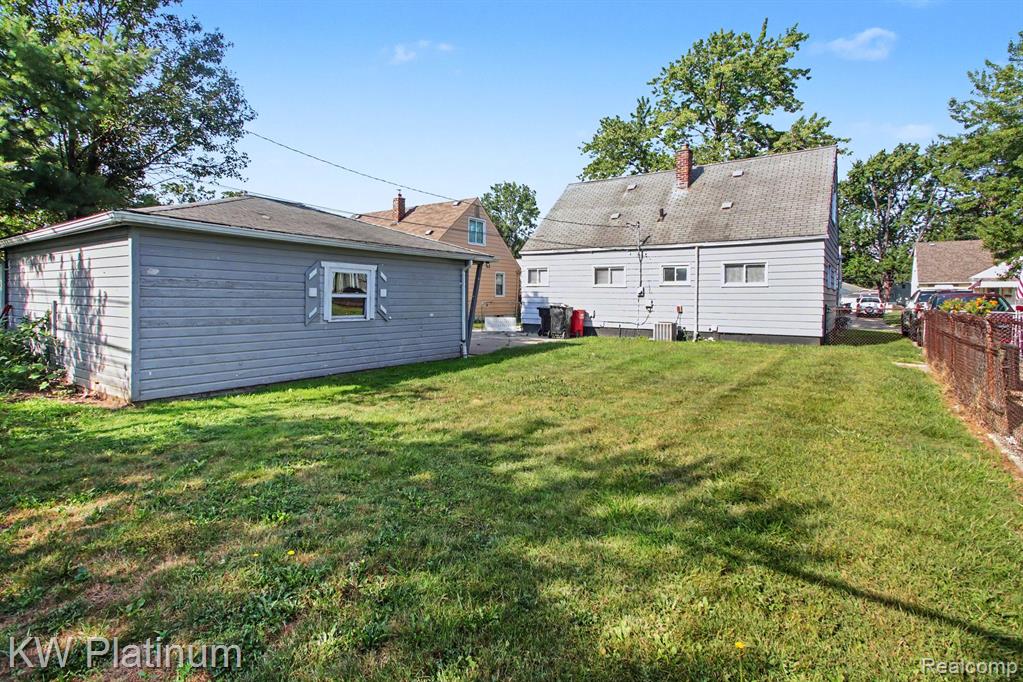 main property photo 22