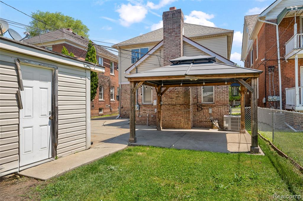main property photo 10