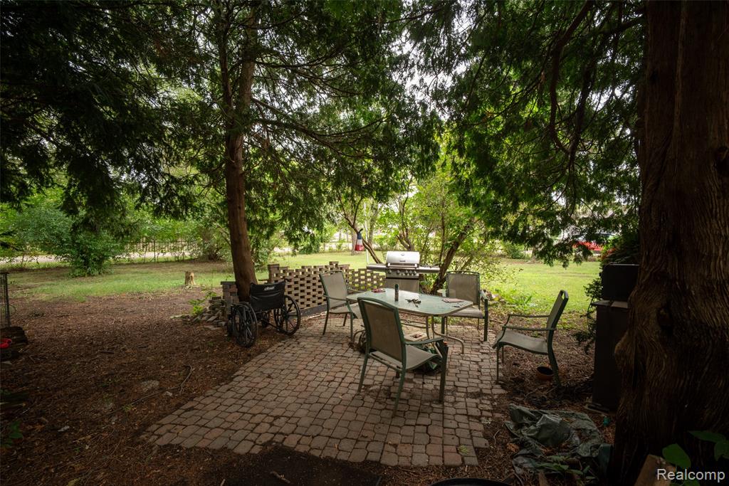 main property photo 11