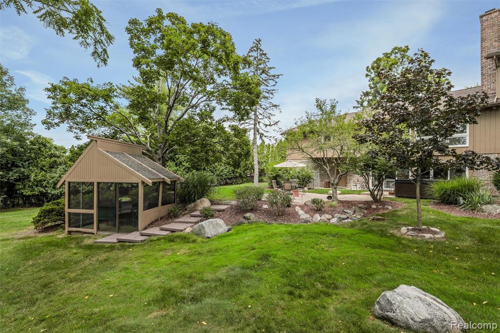 main property photo 35