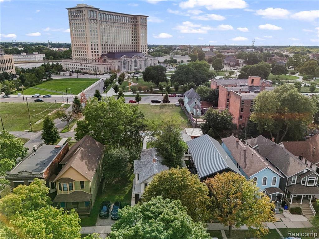 main property photo 10