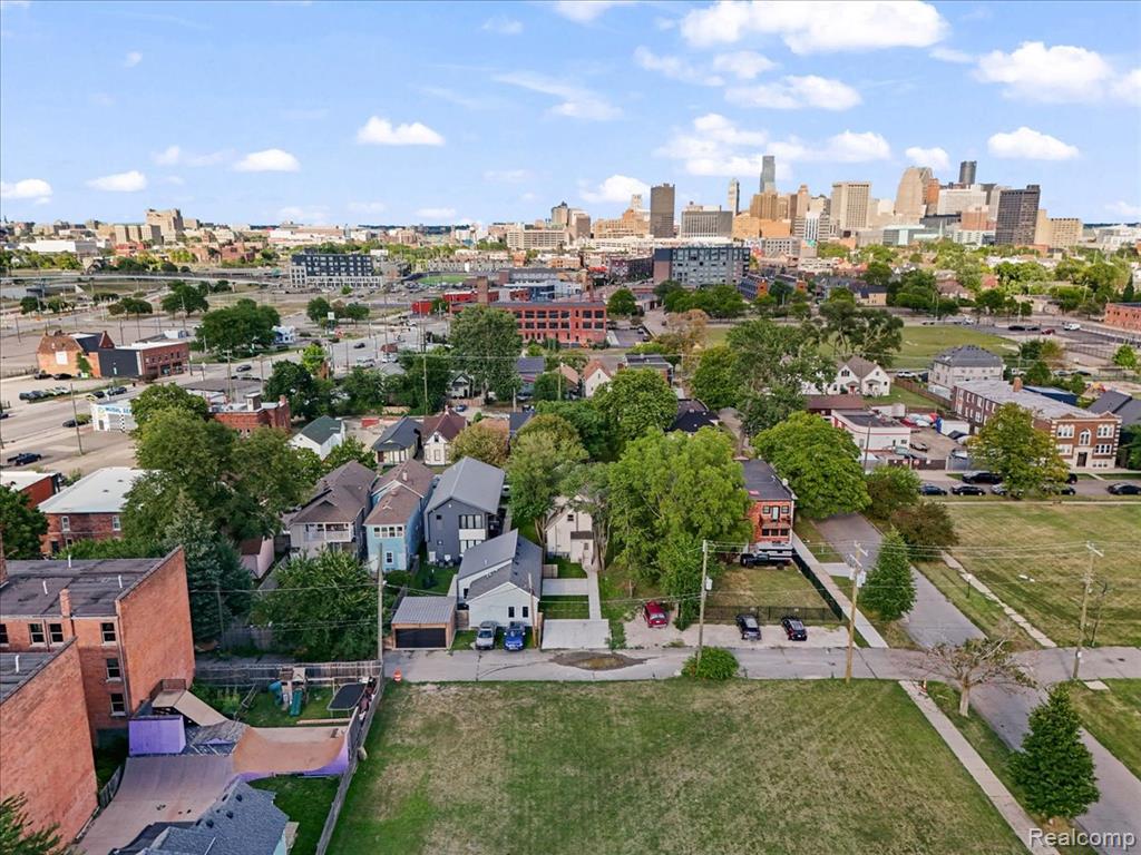 main property photo 14