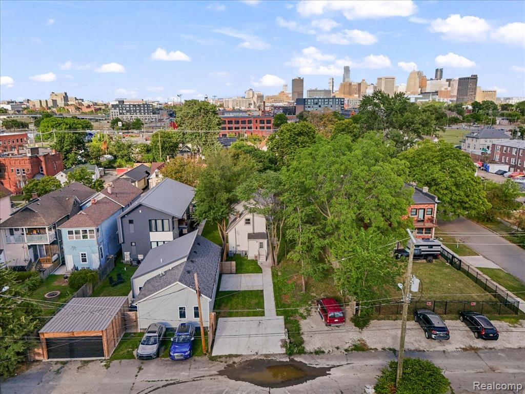 main property photo 17