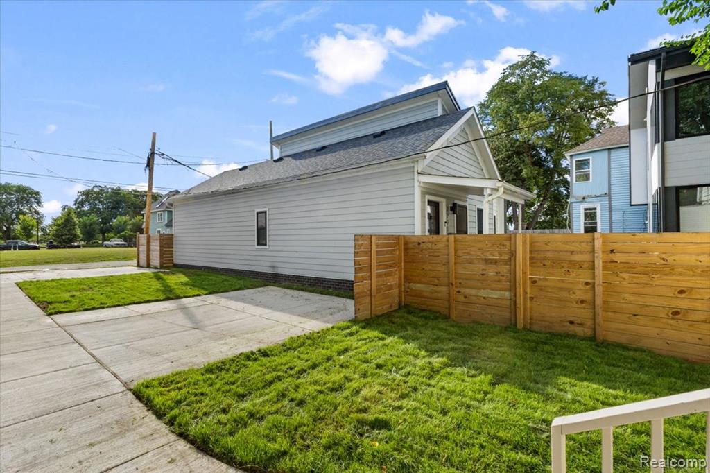 main property photo 7