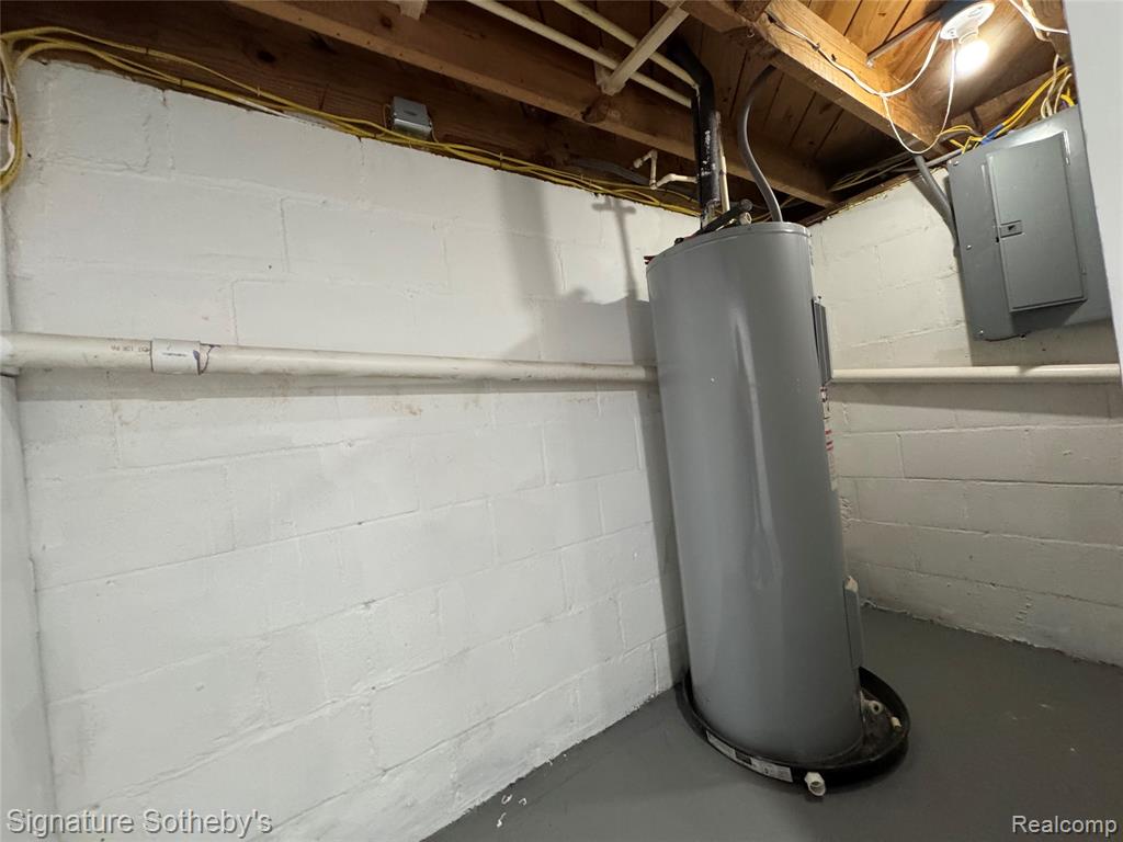 main property photo 9