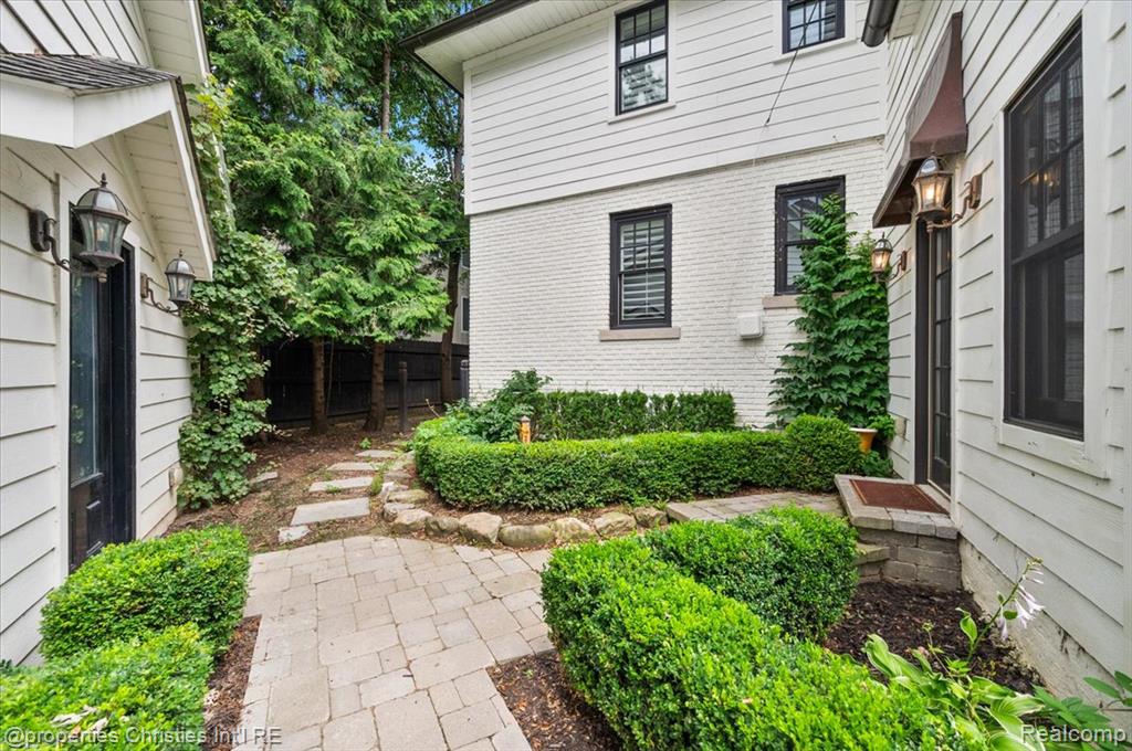 main property photo 83