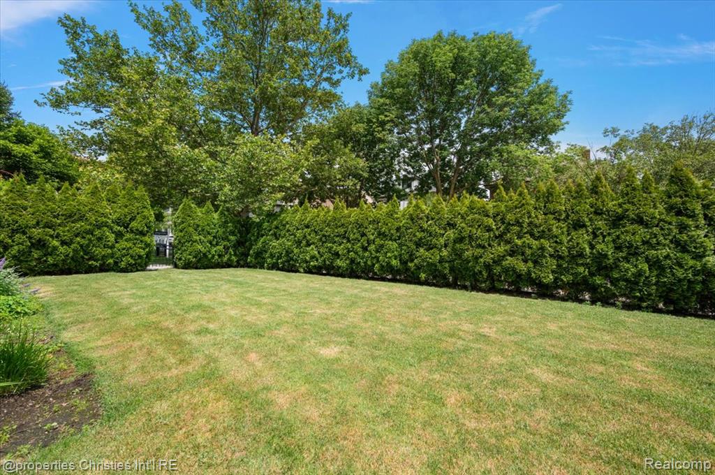 main property photo 90
