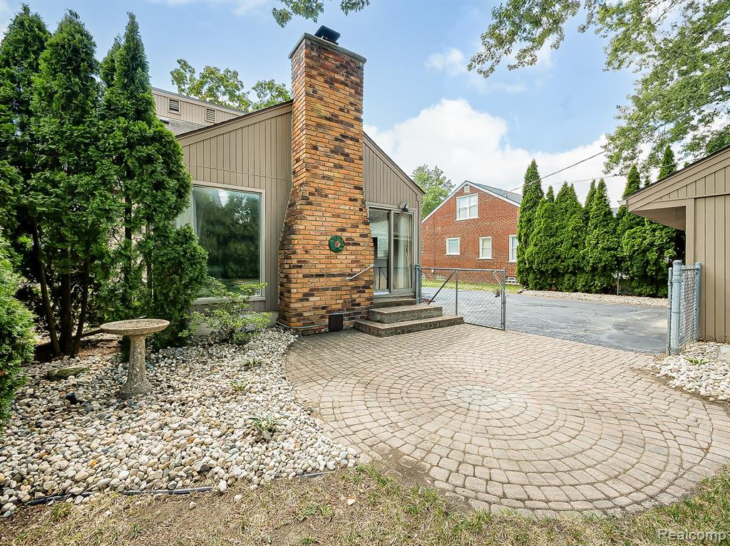 main property photo 27