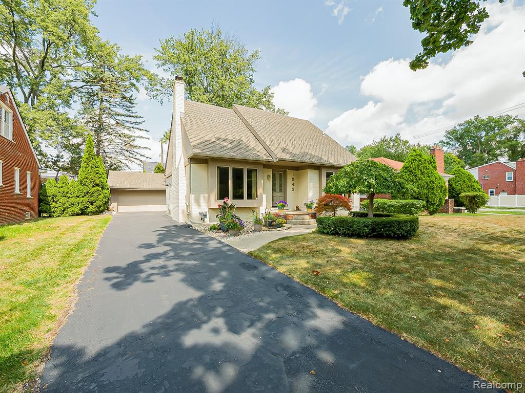 main property photo 28