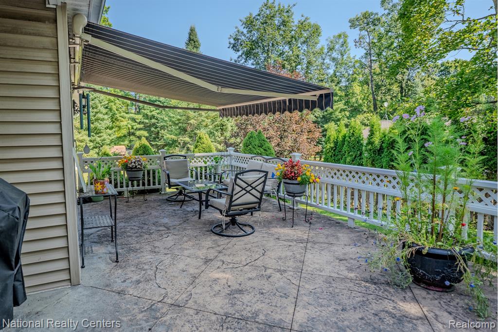 main property photo 19