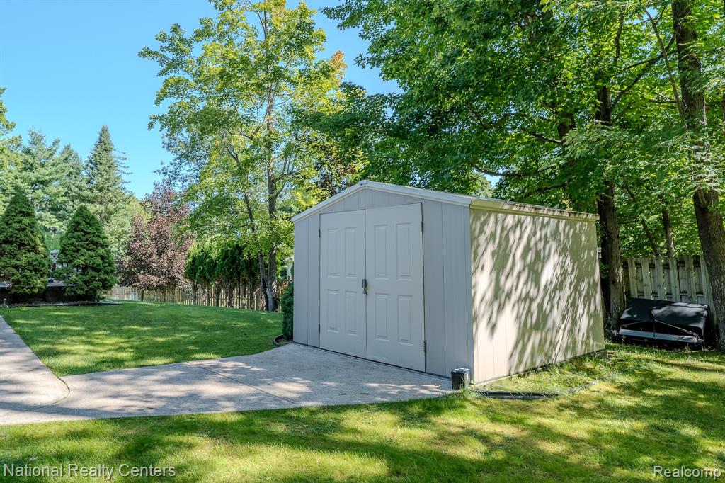 main property photo 48