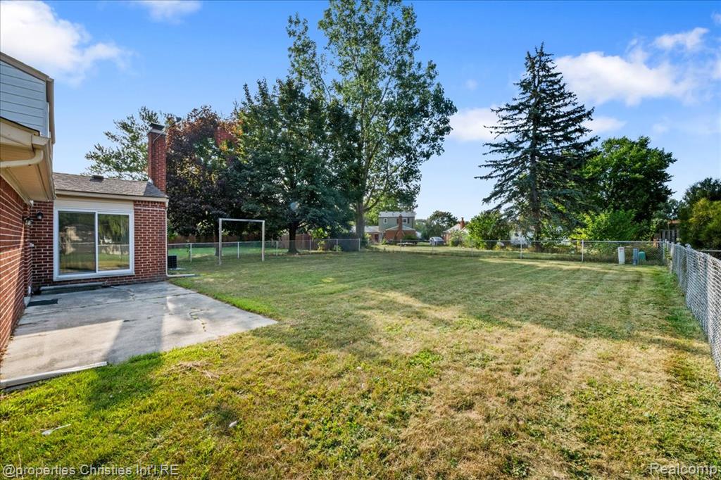main property photo 23
