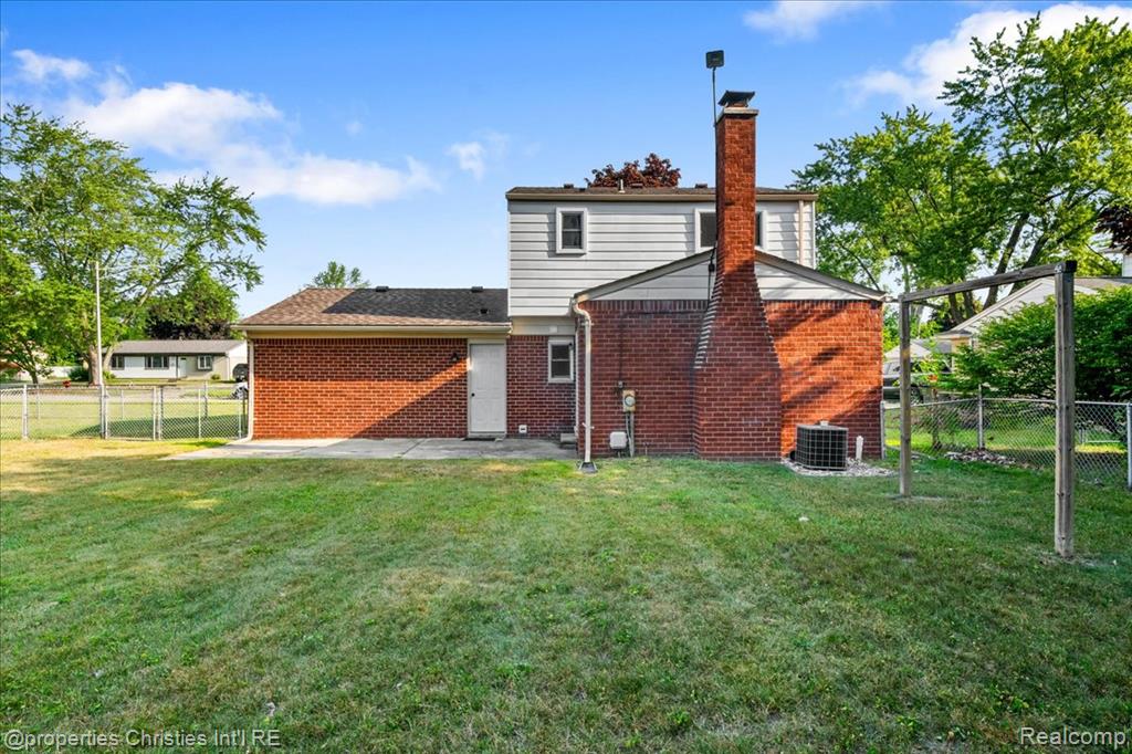 main property photo 24